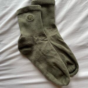 lululemon athletica Men's Olive Crew Socks